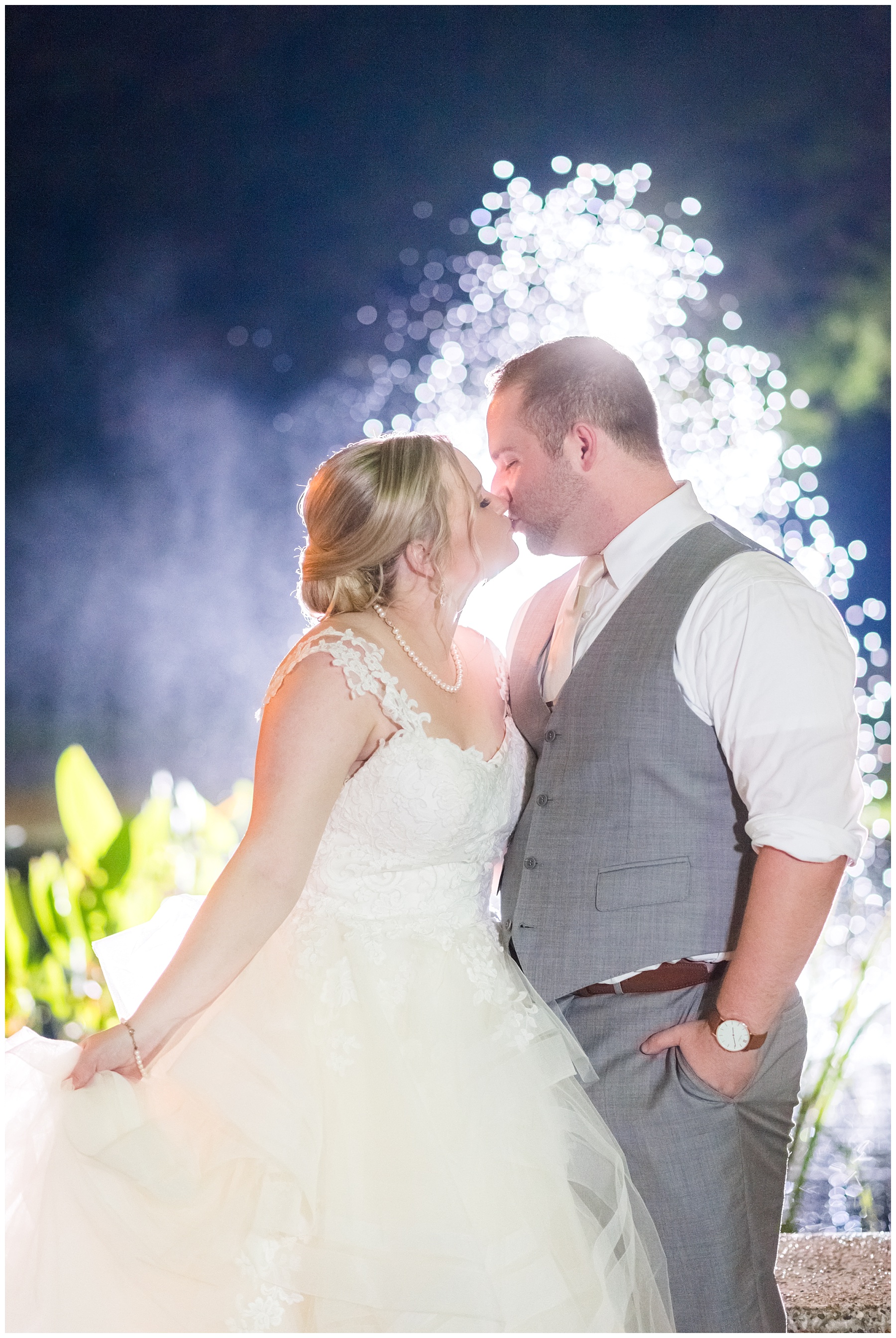 Strong Mansion Wedding Pictures Fountain Night Pictures Maryland Luxury Wedding Photographer Mary Sarah Photography