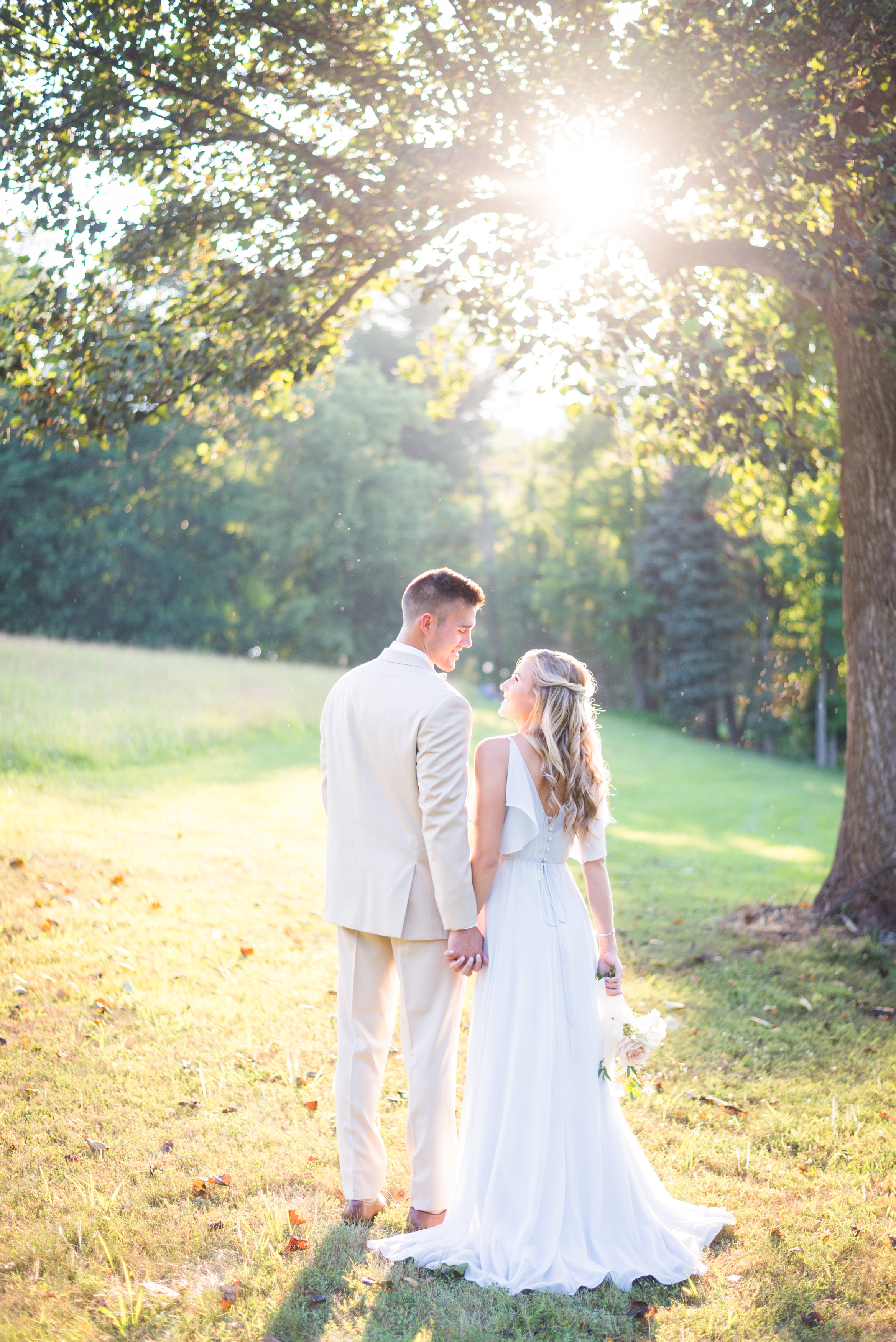 Gorgeous golden hour wedding and engagement pictures mary sarah photography maryland wedding photographer