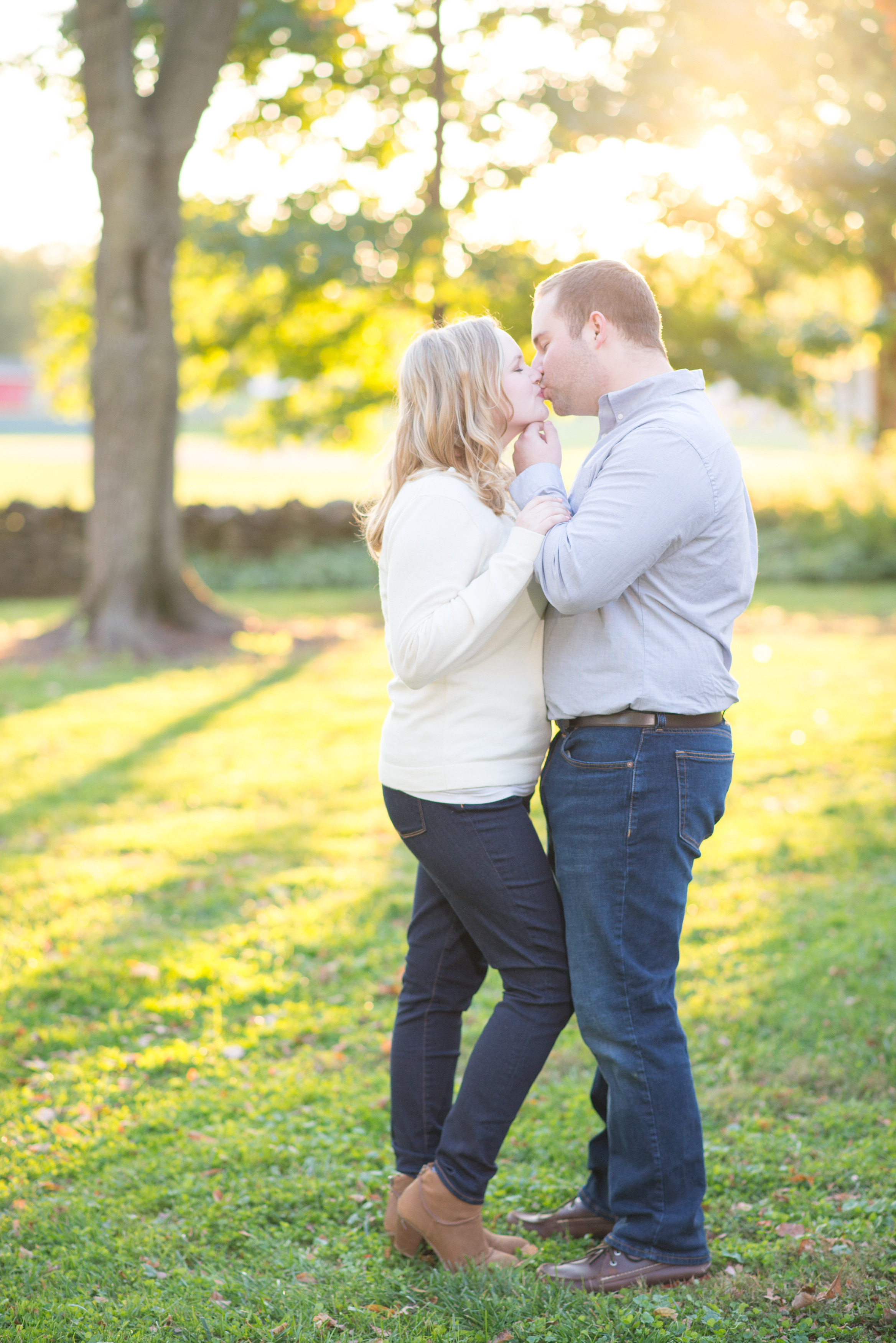 Gorgeous golden hour wedding and engagement pictures mary sarah photography maryland wedding photographer