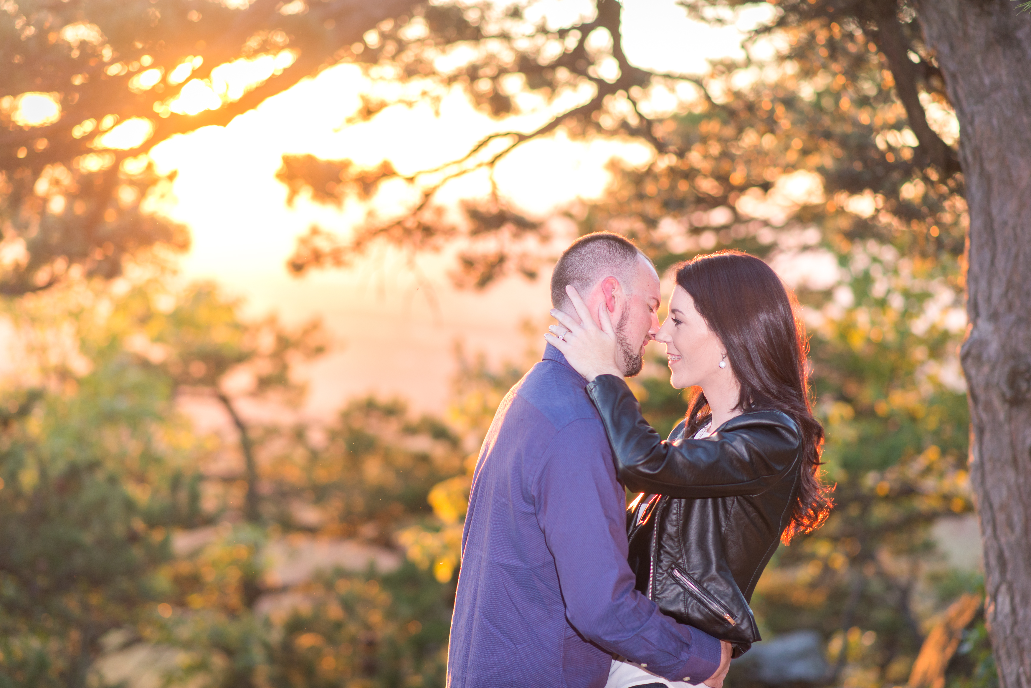 Gorgeous golden hour wedding and engagement pictures mary sarah photography maryland wedding photographer sugarloaf mountain