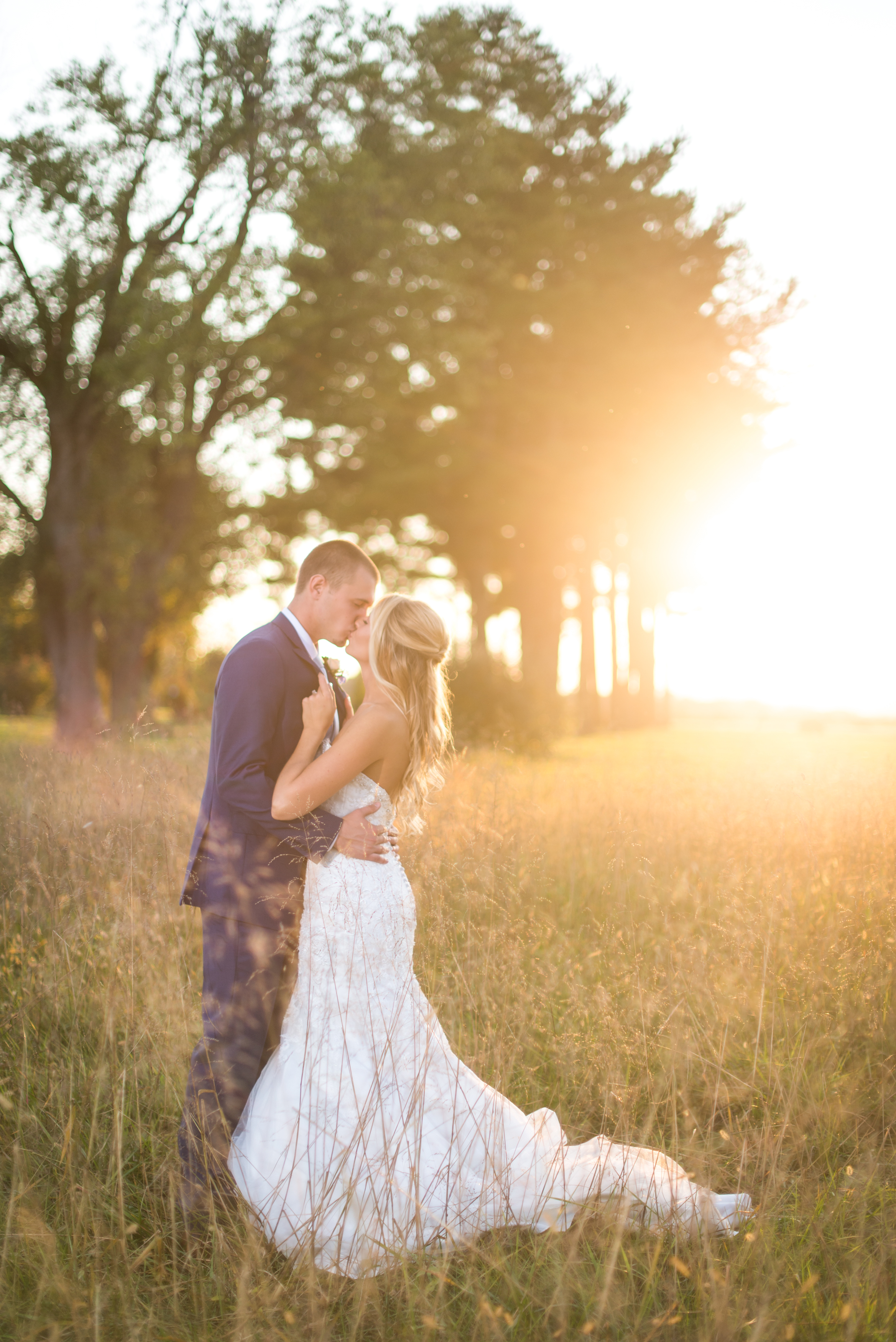 Gorgeous golden hour wedding and engagement pictures mary sarah photography maryland wedding photographer