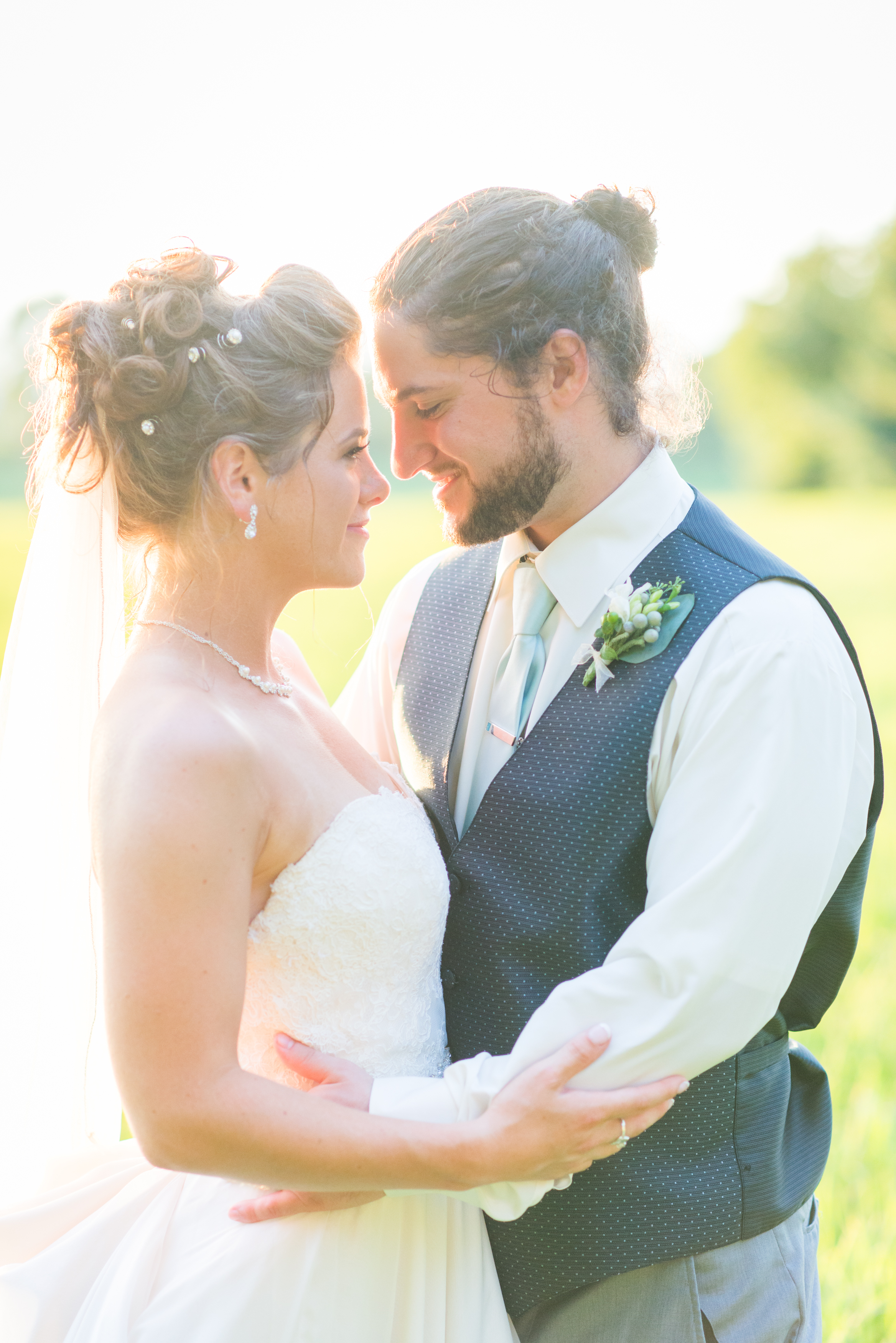 Gorgeous golden hour wedding and engagement pictures mary sarah photography maryland wedding photographer