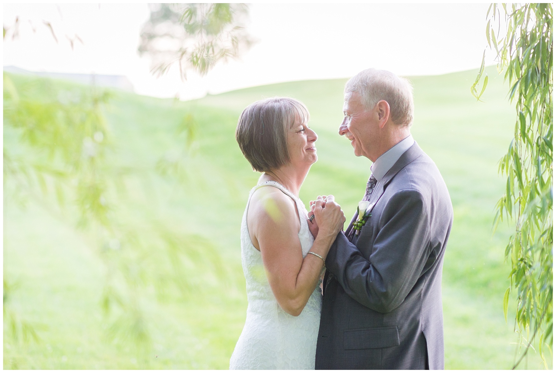 Morningside Inn Wedding Pictures by Frederick Maryland Wedding Photographer Mary Sarah Photography