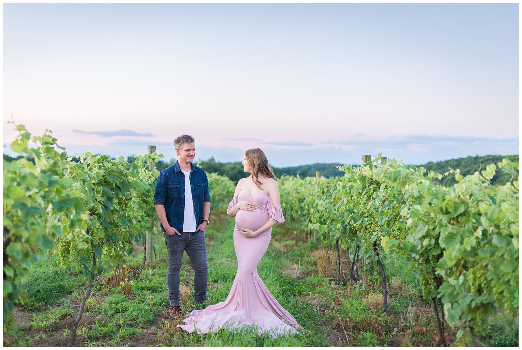 Linganore Winecellars Frederick MD Maternity Photographer Mary Sarah Photography 