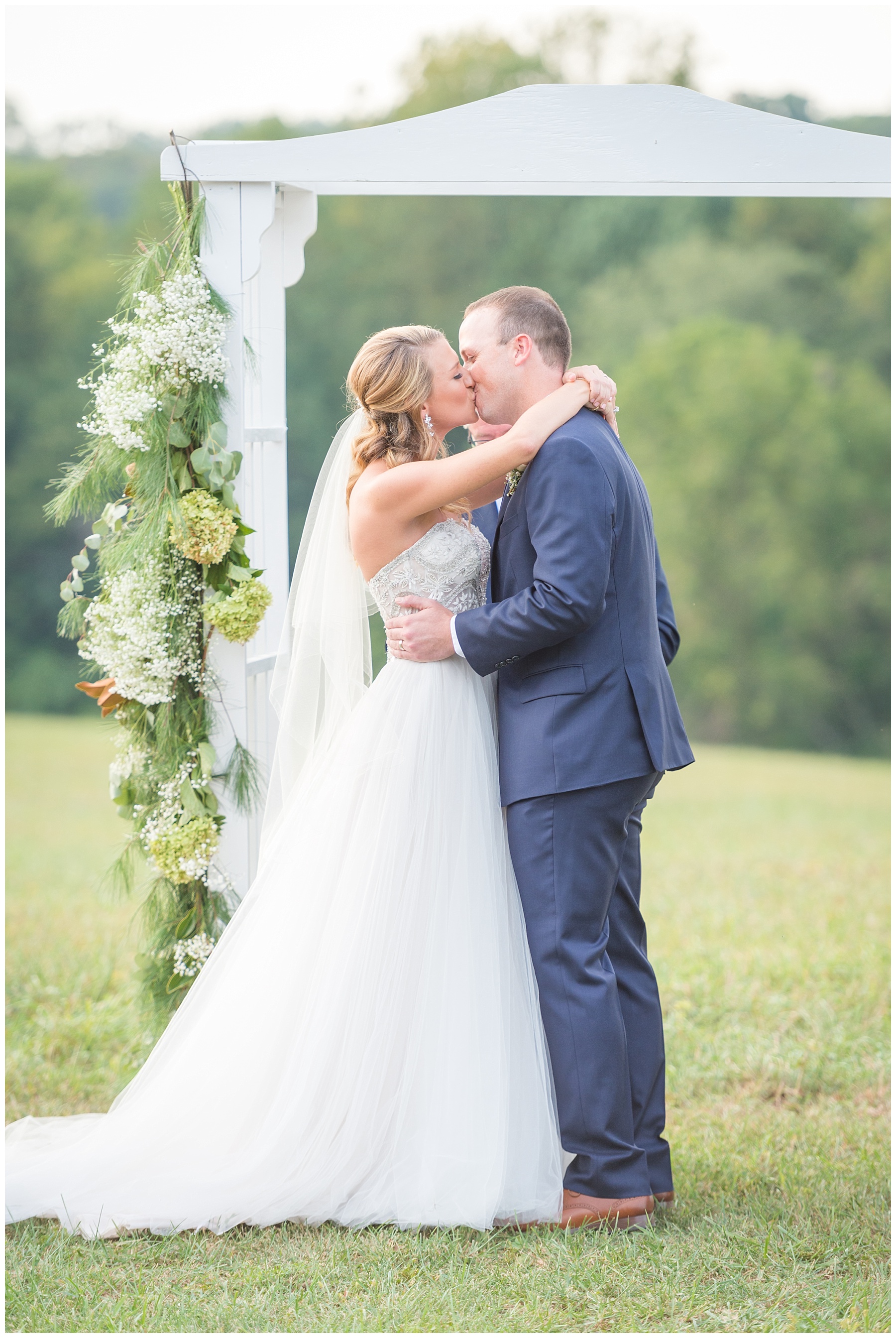 Outdoor Ceremony Pictures by Maryland Wedding Photographer Mary Sarah Photography