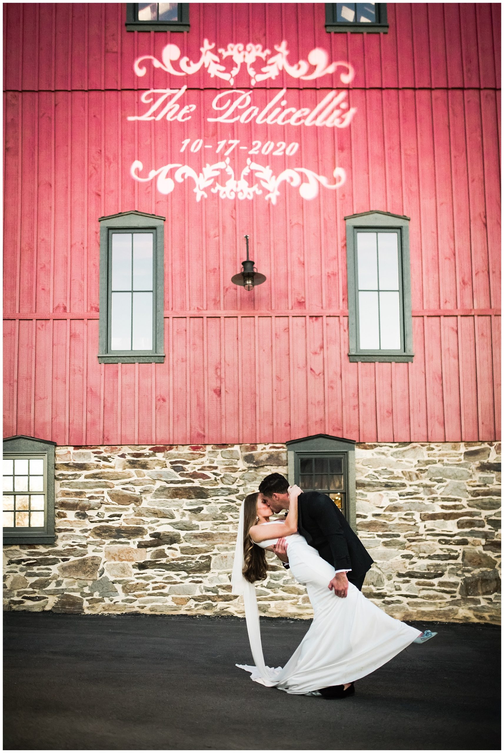 Bluebird Manor red barn wedding photos