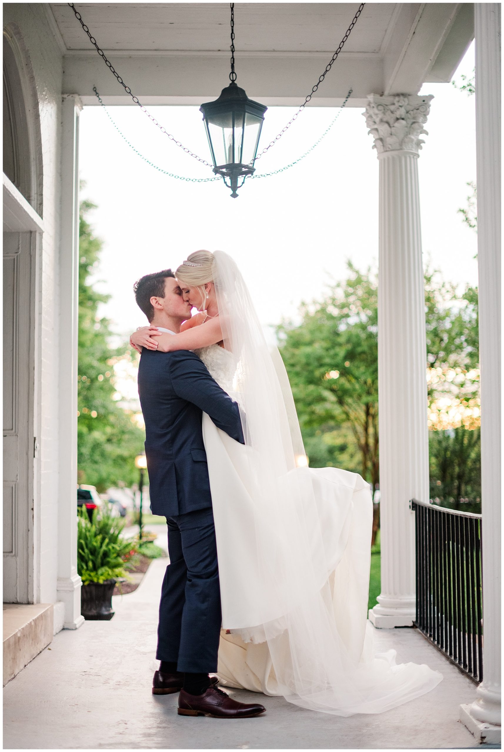 Ceresville Mansion Wedding Photos by Mary Sarah Photography